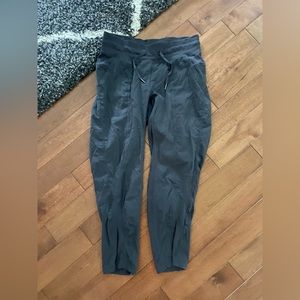 Dark grey street to studio pants